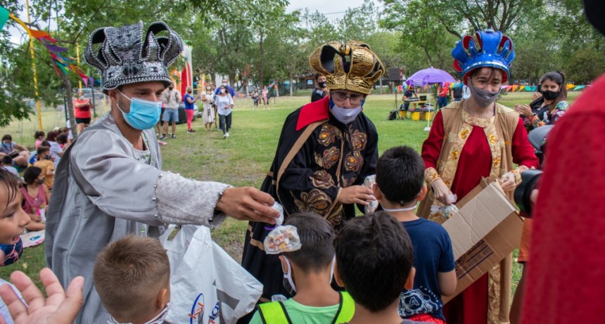 Con la visita de los Reyes Magos, comenzó la Colonia Educativa Municipal 