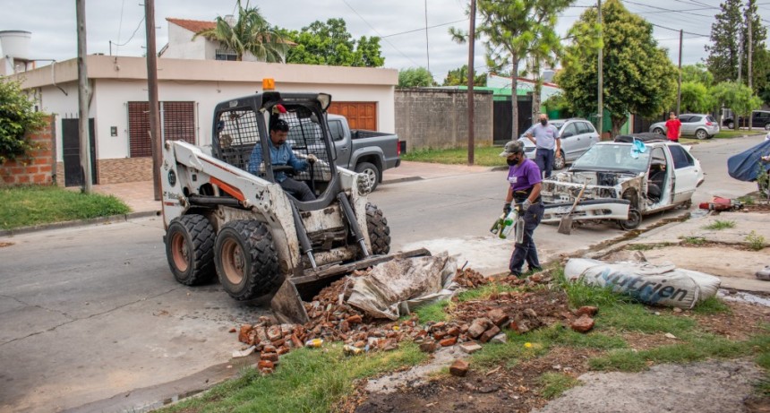 Solicitan a los vecinos no arrojar residuos en la vía pública 