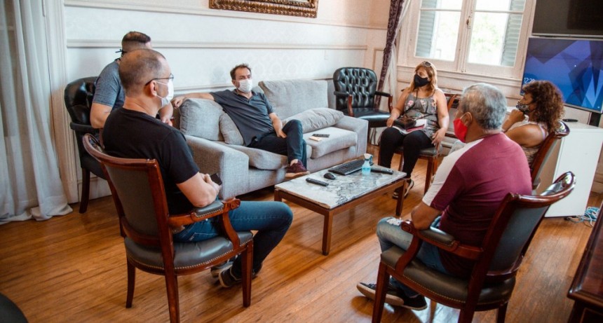 Abella y vecinos de Villanueva acordaron trabajos de mantenimiento en el barrio 