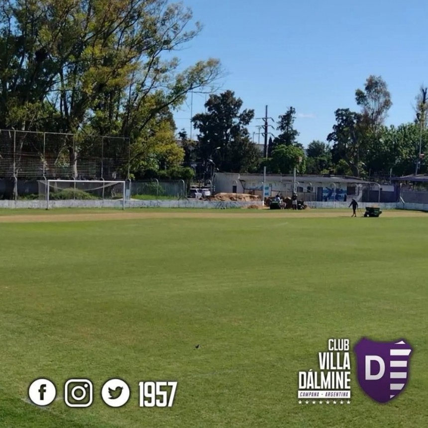 El campo de juego del Estadio se está restaurando