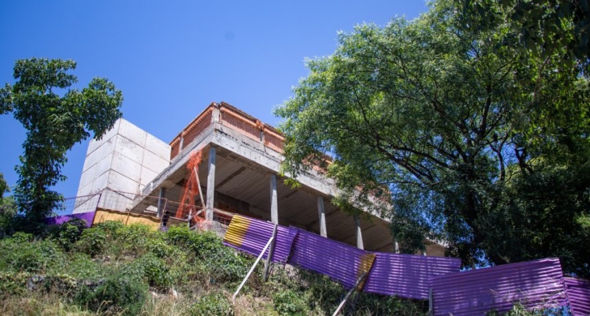 Abella recorrió los avances de la obra de reconstrucción de la Casa de los Costa y el futuro H.C.D