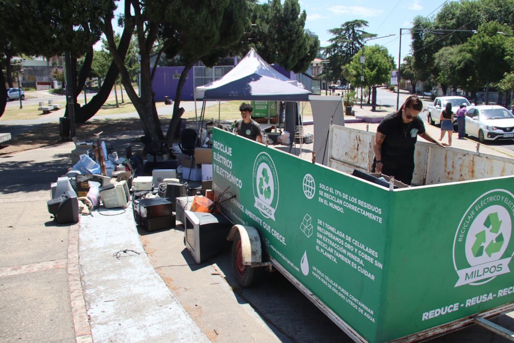 El punto verde móvil estará la semana próxima en la plaza Italia