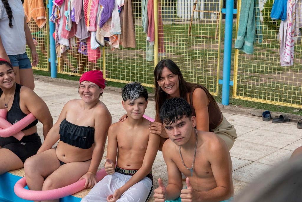 Integrantes del programa “Envión” disfrutan el verano en la Colonia Municipal