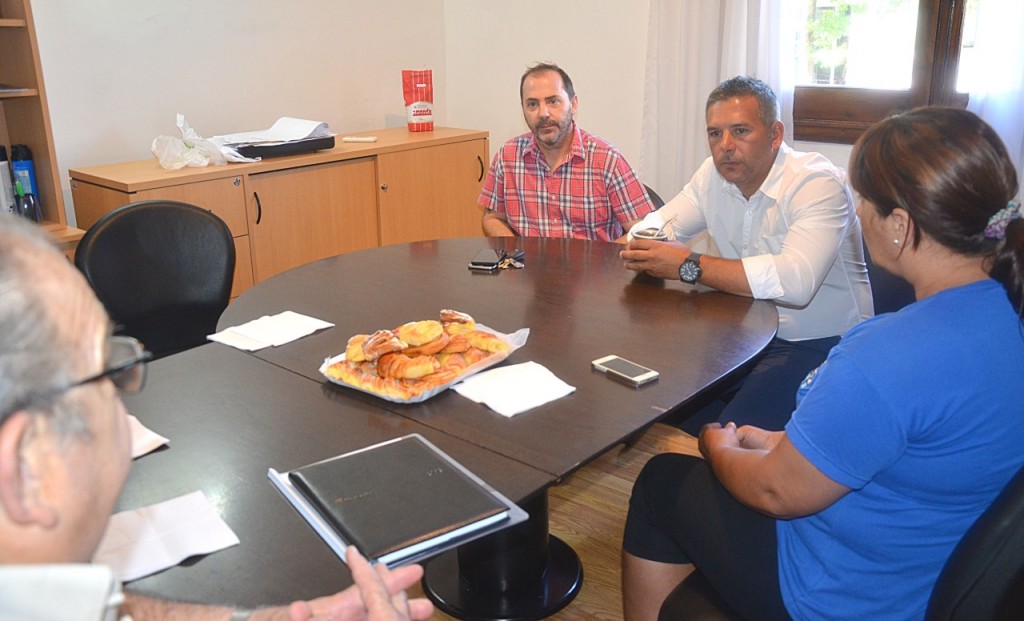 Funcionarios recibieron a la nueva comisión directiva de “Corazones abiertos”