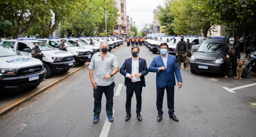 Kicillof, Berni y Espinoza pusieron en marcha nuevos patrulleros para La Matanza