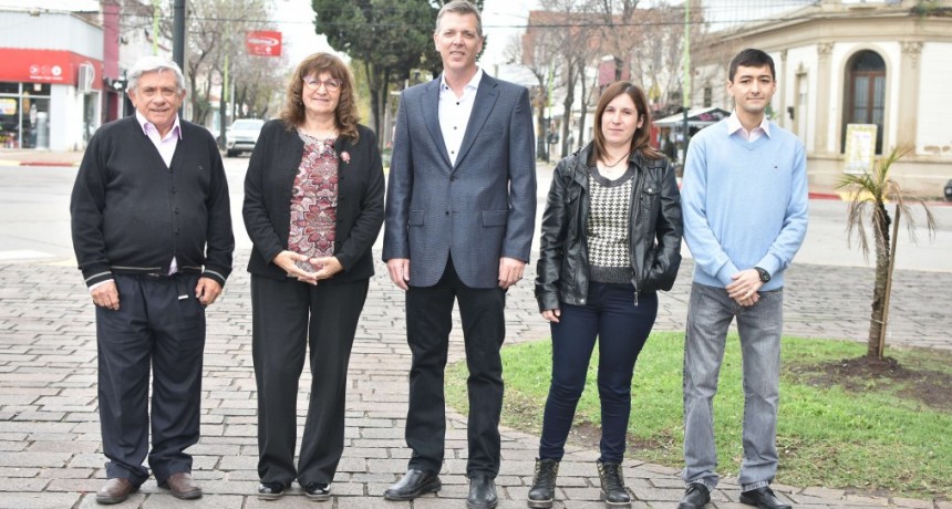 La vacunación VIP es un escándalo y una vergüenza nacional