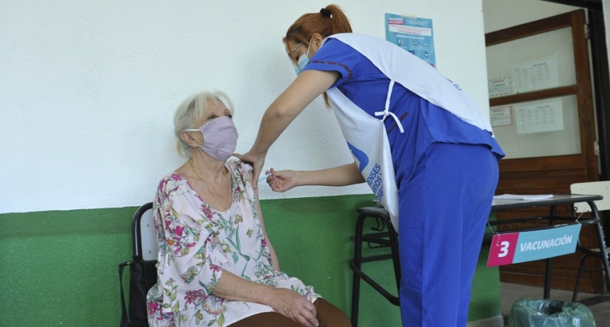 LA PROVINCIA ABRE CENTROS DE VACUNACIÓN MASIVA EN UNIDADES DE PRONTA ATENCIÓN, UNIVERSIDADES Y ESTADIOS DE FÚTBOL