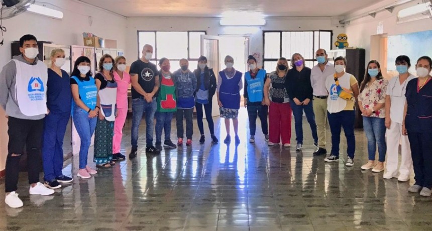 1000 vecinos se vacunaron en escuelas durante las primeras jornadas del Plan Vacunate!