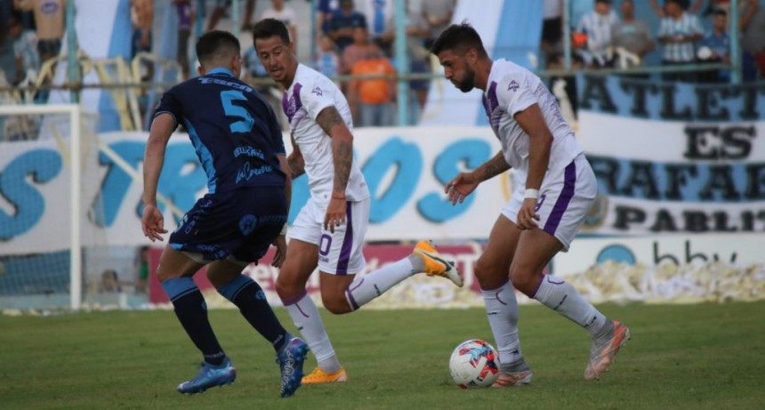 Villa Dálmine sumó su primer punto del torneo