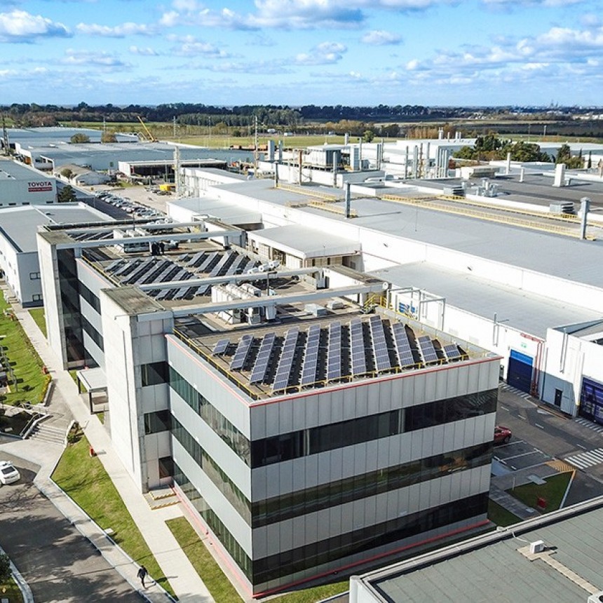 Toyota cerró 2025 con récord histórico de ventas a nivel mundial 