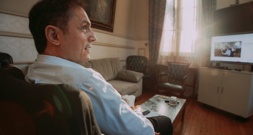 Me pone muy feliz ser el intendente que después de 90 años le devolverá a la ciudad su mirada al río