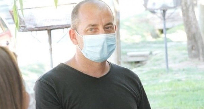 Colella : Abella se queja por el precio de la nafta  que él mismo encarece