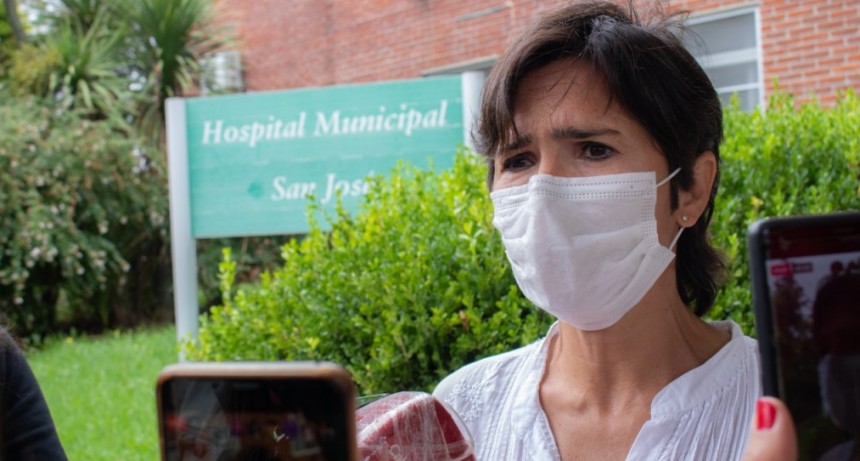 Acciardi resaltó que el hospital tuvo que vacunar docentes cuando no estaba previsto