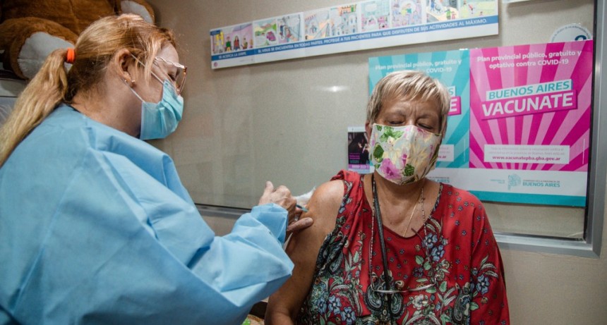 El hospital municipal comenzó a vacunar a personas mayores de 60 años y con factores de riesgo 