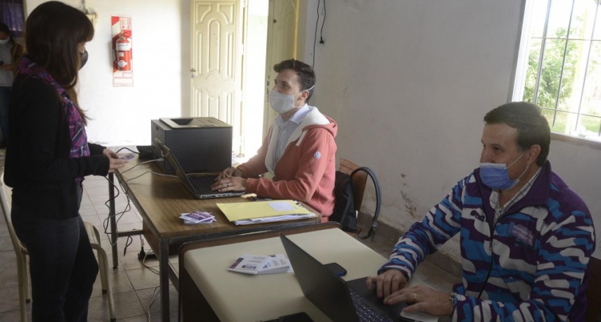 Vecinos de Los Pioneros y Lubo se asesoraron sobre pago de tasas y servicios 