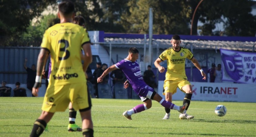 Villa D&aacute;lmine no pudo con Comunicaciones