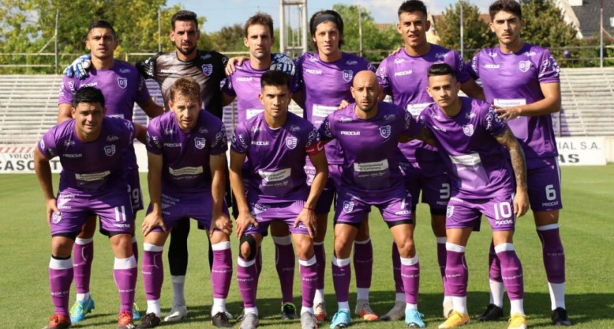 Franco Flores en la previa de Villa Dálmine vs. Brown de Adrogué