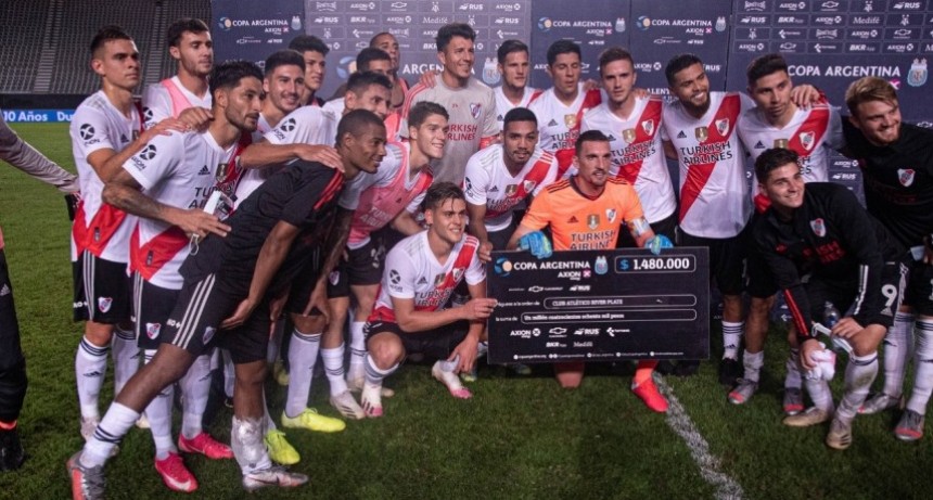 River repitió la historia ante Atlético Tucumán y jugará el Superclásico con Boca en Octavos de Final