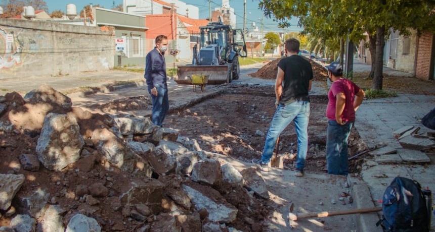 Realizan importantes trabajos de reparación del hormigón en la calle Coletta 