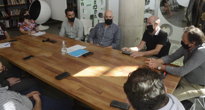  Importante reunión entre funcionarios municipales y representantes de la UIC 