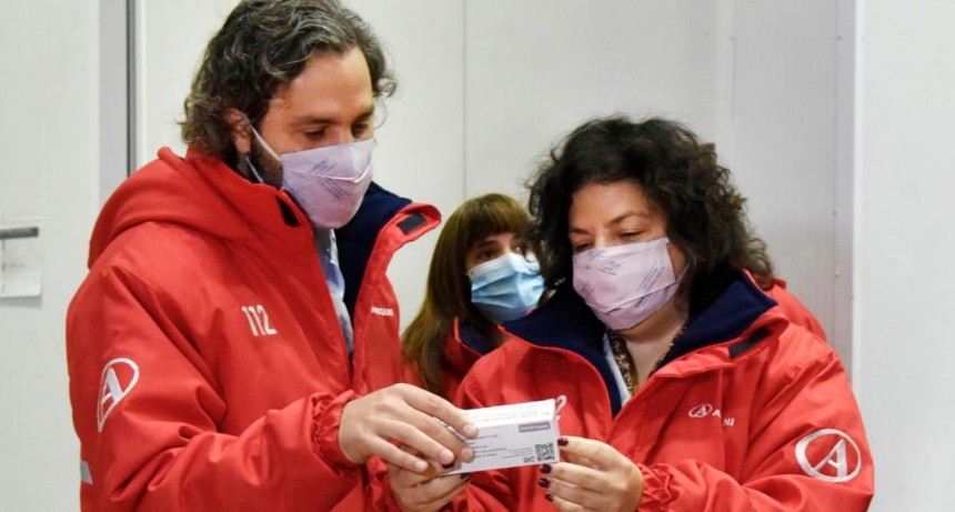 CAFIERO Y VIZZOTTI SUPERVISARON LA RECEPCIÓN DE VACUNAS EN EL CENTRO LOGÍSTICO DE BENAVÍDEZ