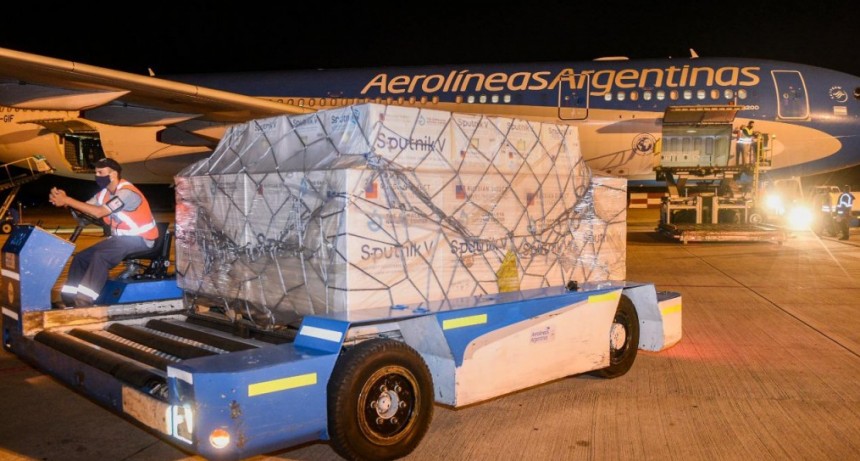 Llegaron al país 800.000 dosis más del componente 1 de la vacuna Sputnik V 