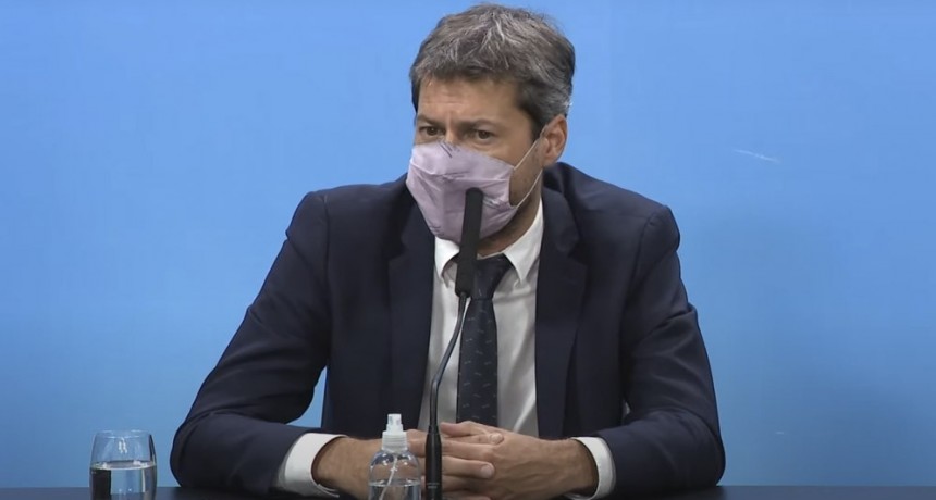 Lammens confirmó que no analizan la suspensión del fútbol