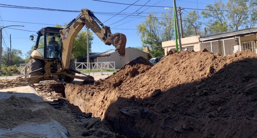 Las Campanas: avanza la obra que permitirá completar la red cloacal en el barrio