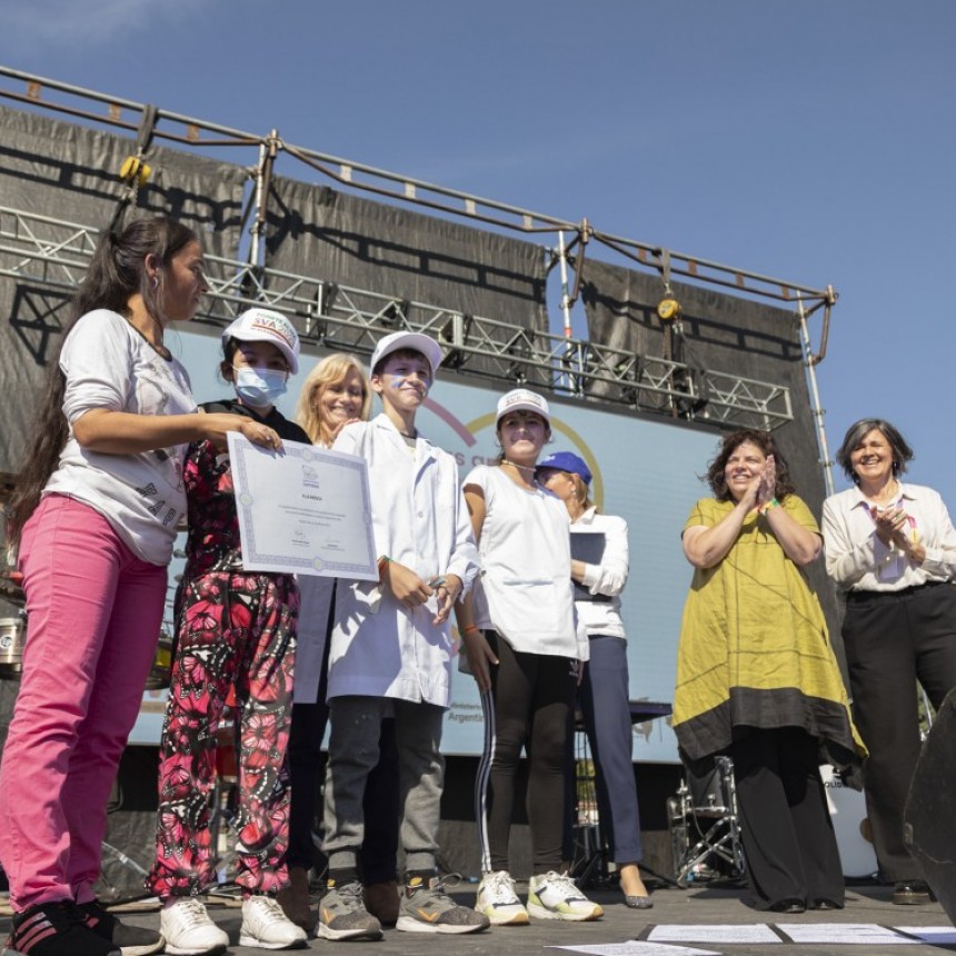 LA MOSCA CERRÓ EL FESTIVAL “CADA VACUNA CUENTA” EN EL HOSPITAL GARRAHAN 