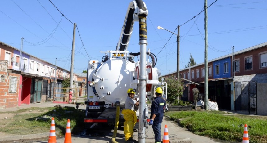 El Municipio inspeccionó el estado de desagües pluviales de Lubo y Dignidad con equipo de última generación