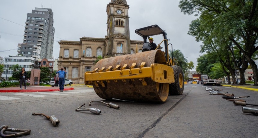 El Municipio destruy&oacute; ca&ntilde;os de escape libres secuestrados en operativos de tr&aacute;nsito