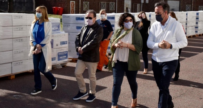 VIZZOTTI RECIBIÓ 250 NUEVOS RESPIRADORES PARA REFORZAR LA ATENCIÓN DE CASOS DE COVID-19 EN TODO EL PAÍS