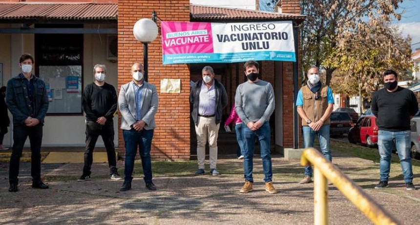 AUTORIDADES SANITARIAS PROVINCIALES RECORRIERON EL PUNTO UNLU DE VACUNACIÓN