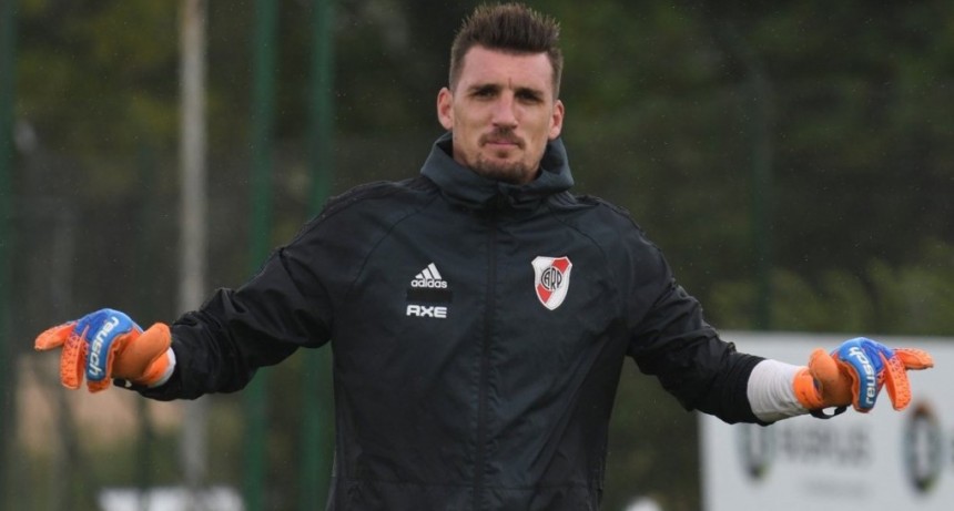 Trece futbolistas superan controles médicos y esperan el PCR para volver a jugar