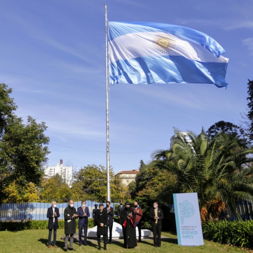 LA PLATA  Kicillof encabezó el acto de conmemoración de la Revolución de Mayo 