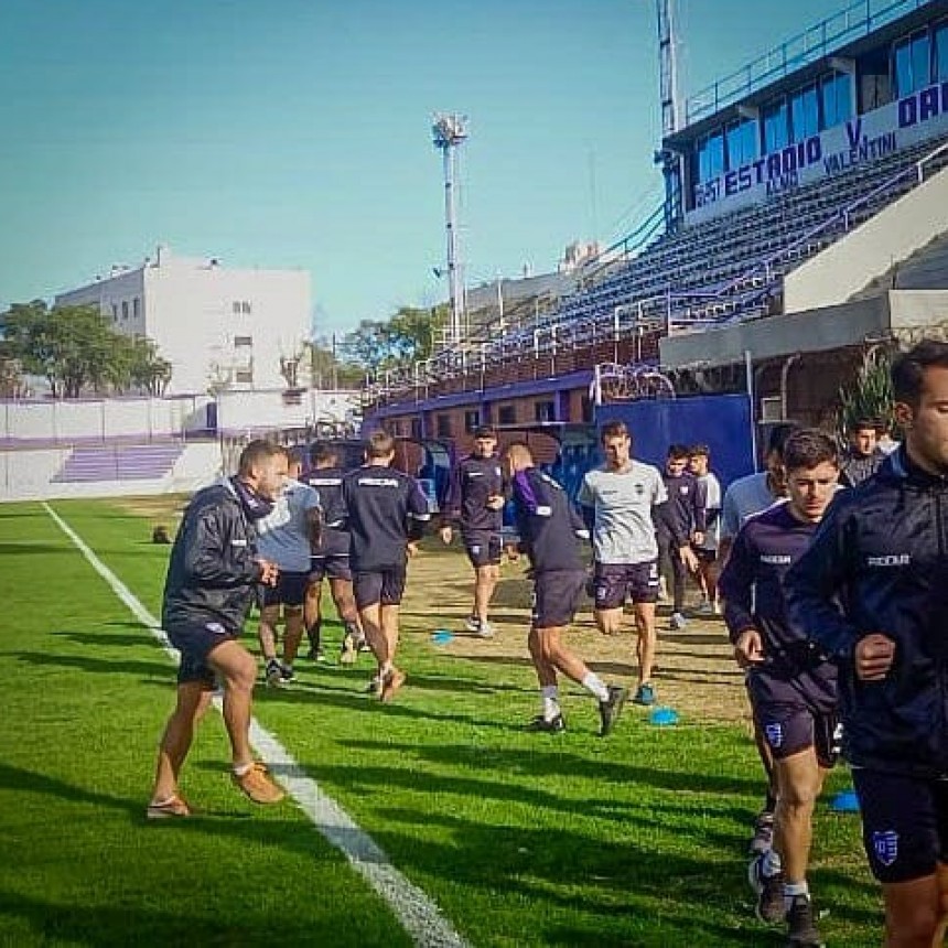 VILLA DALMINE RETORNO A LOS ENTRENAMIENTOS PRESENCIALES