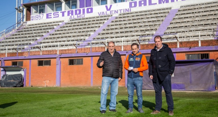 Abella visitó las nuevas obras del estadio de Villa Dálmine