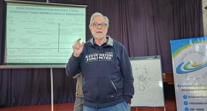 Mario Mouche disertó sobre “Motricidad Infanto Juvenil” en el Club Ciudad de Campana