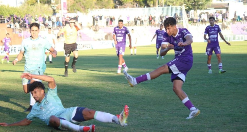 Ag&oacute;nica victoria de Villa Dalmine frente a Excursionistas