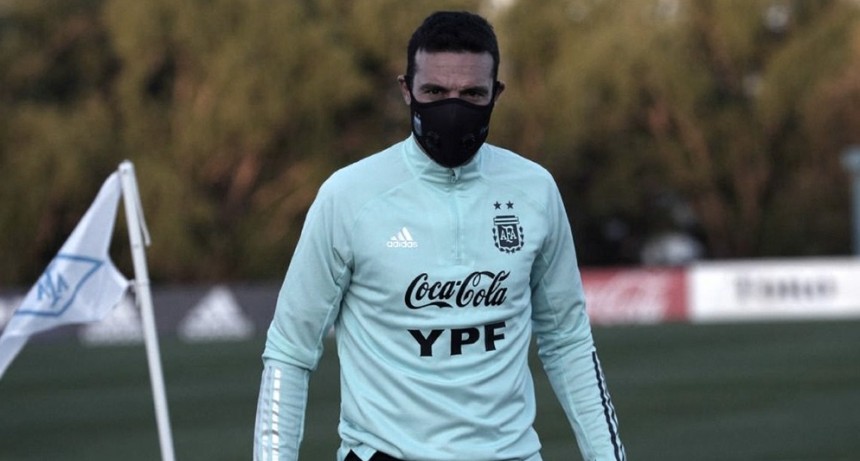 Scaloni perfila el equipo para el partido con Chile por eliminatorias