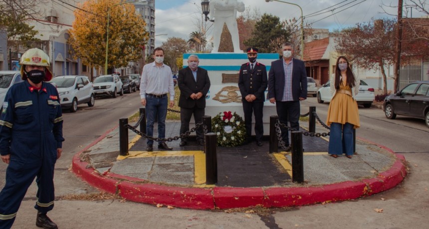 El Intendente acompañó a los Bomberos Voluntarios en su día   