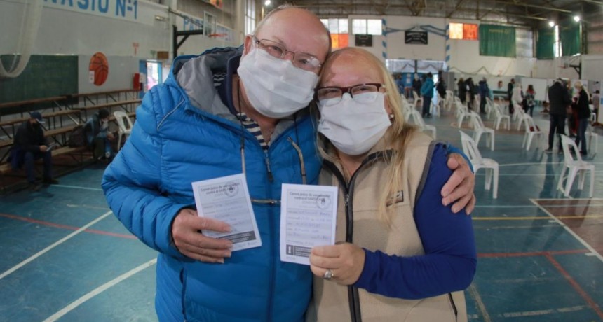 Nuevo récord del Plan de Vacunación: ayer se aplicaron 376.815 dosis en todo el país 