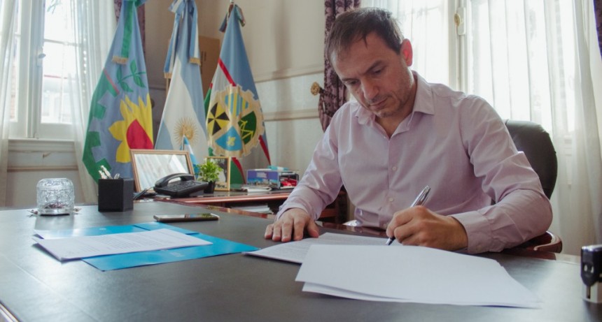   Rotonda: Abella firmó el convenio que dará inicio a una obra muy esperada 