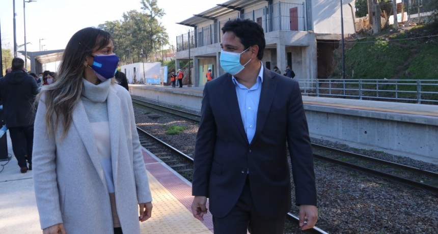 Martín Marinucci y Malena Galmarini recorrieron las obras de renovación en la estación Montes