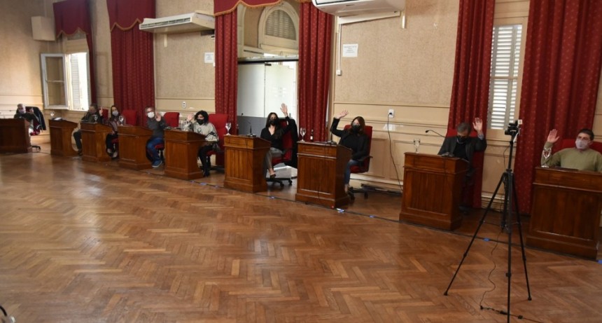 Concejales JxC : En menos de 18 meses el dólar oficial pasó de $50 a $100