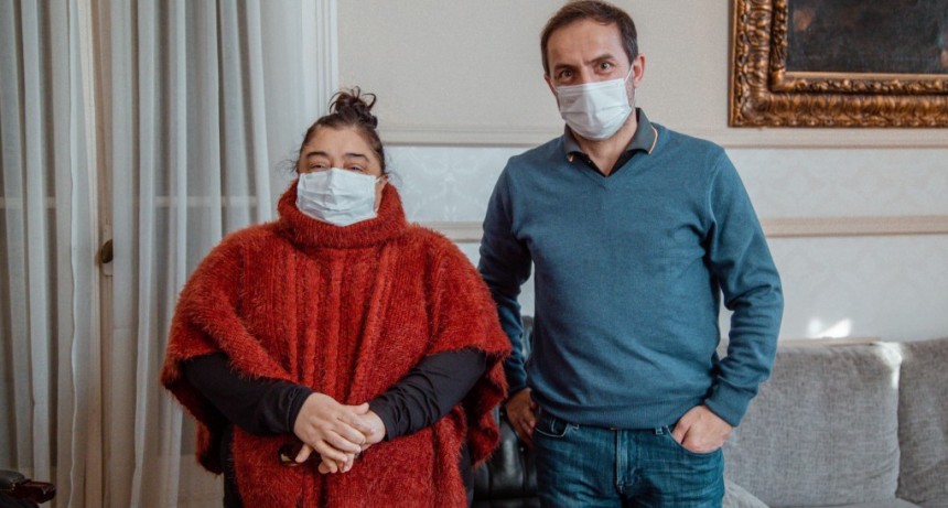   La Dra. Gutiérrez, la voz en el teléfono que acompaña y atiende con compromiso a vecinos con Covid-19