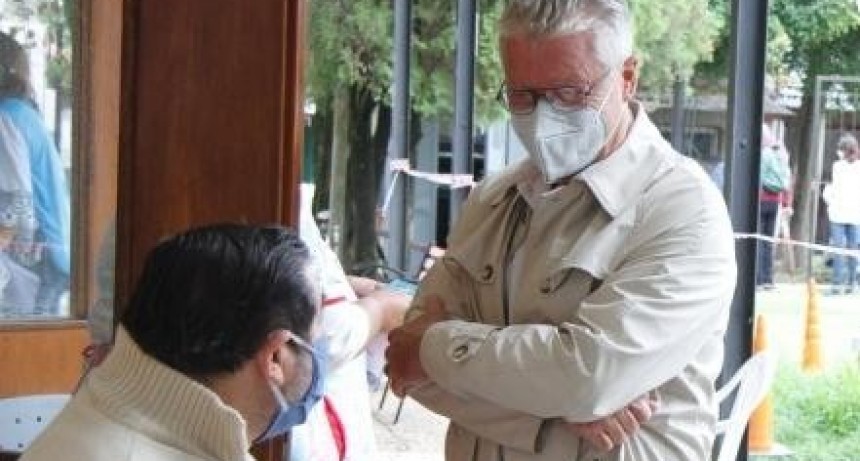 ROMANO : Dimos otro gran paso en la campaña de vacunación más importante de la historia