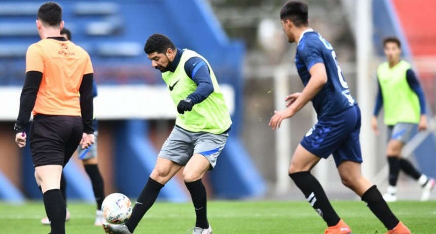 Jornada de fútbol en el Bidegain