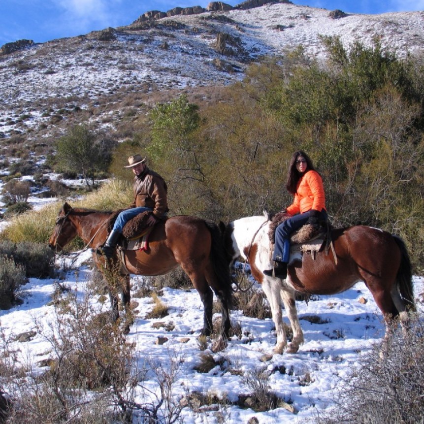 Cabalgatas PATAGÓNICAS  ESQUEL: paisajes inmensos desde la mirada de los arrieros del Sur 