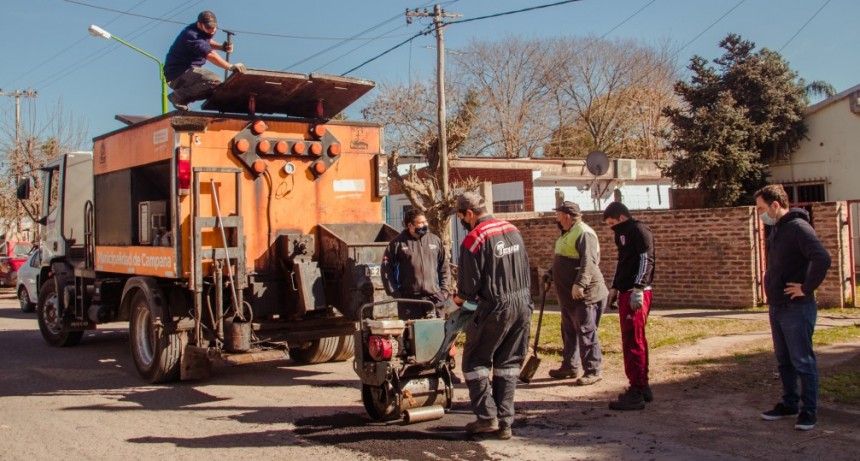 El plan de bacheo sigue en marcha por el barrio San Jacinto